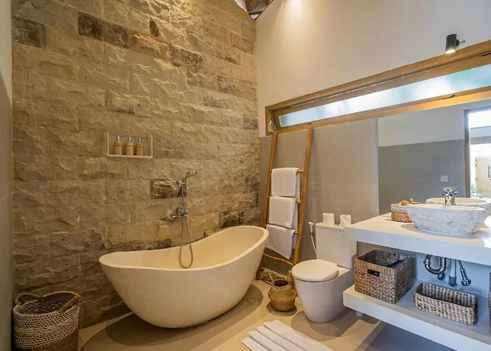 Melao - Stylish 3br Eco-villa In
